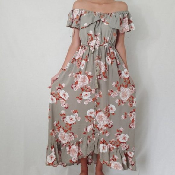 Band of Gypsies Dresses & Skirts - Band of Gypsies‎ Floral Boho Maxi Dress